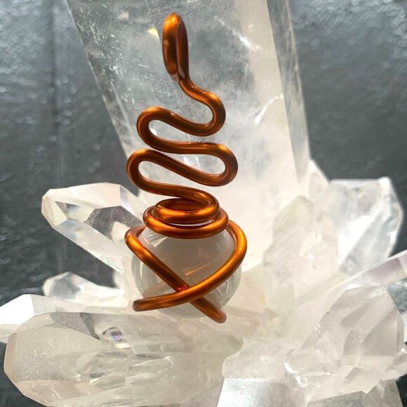 Vintage Copper Wire-wrap Pearlescent circular stone pendant, Unmarked - Picture 2 of 3